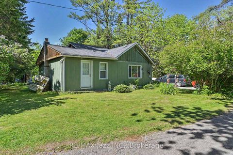 Photo 2 at 4 Hubbard Street, Pefferlaw, Georgina
