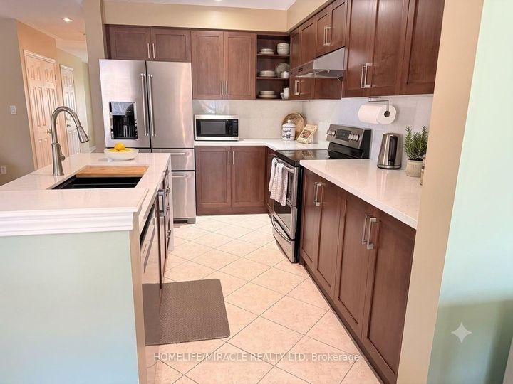 Photo 5 at 146 Cadillac Crescent, Fletcher's Meadow, Brampton