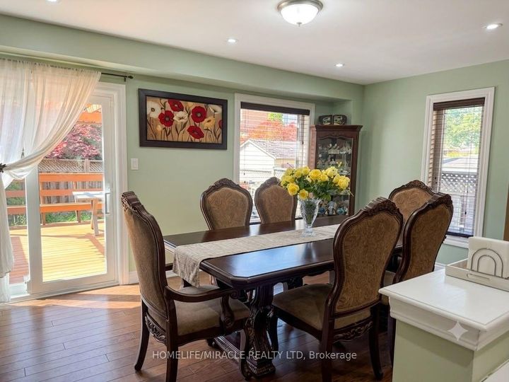 Photo 7 at 146 Cadillac Crescent, Fletcher's Meadow, Brampton