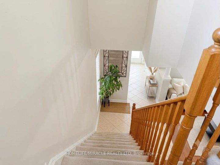 Photo 11 at 146 Cadillac Crescent, Fletcher's Meadow, Brampton