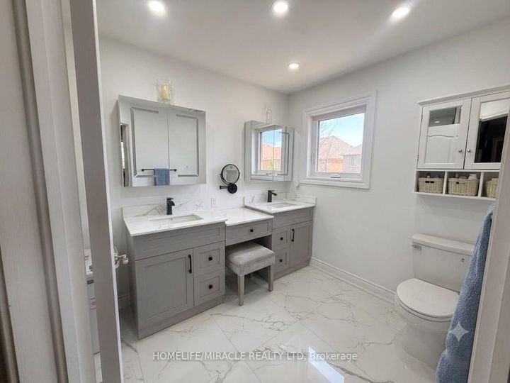 Photo 13 at 146 Cadillac Crescent, Fletcher's Meadow, Brampton