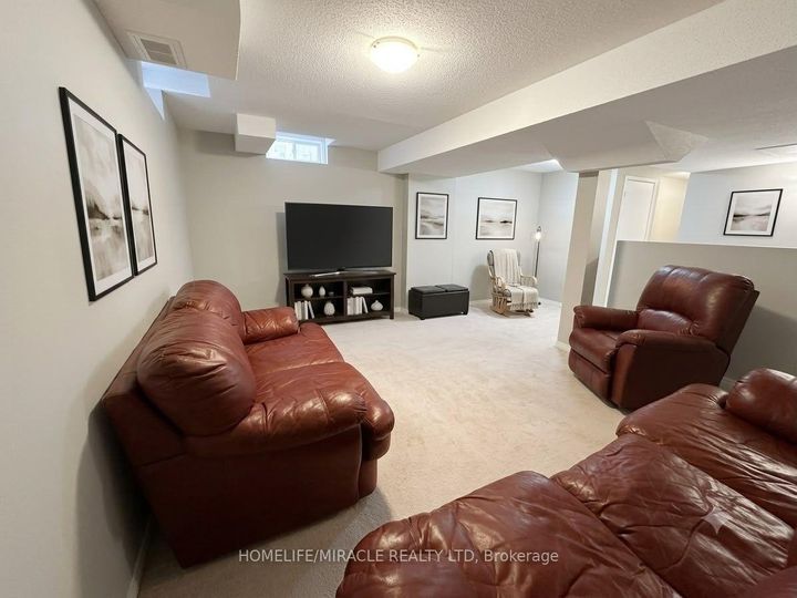 Photo 20 at 146 Cadillac Crescent, Fletcher's Meadow, Brampton