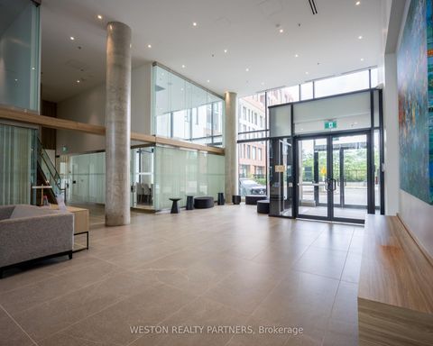 Photo 3 at 605 - 3100 Keele Street, CFB, Toronto