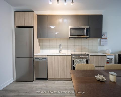 Photo 6 at 605 - 3100 Keele Street, CFB, Toronto