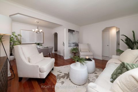 Photo 7 at 2 Midholm Drive, Ionview, Toronto