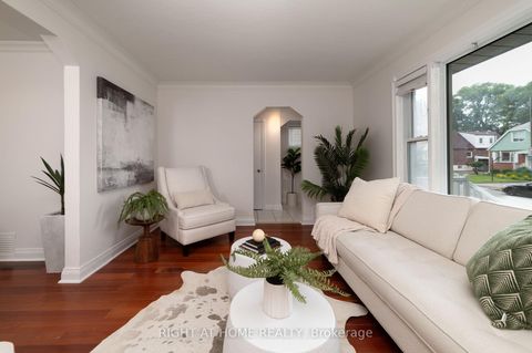 Photo 8 at 2 Midholm Drive, Ionview, Toronto