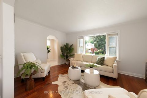 Photo 10 at 2 Midholm Drive, Ionview, Toronto