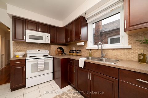 Photo 14 at 2 Midholm Drive, Ionview, Toronto