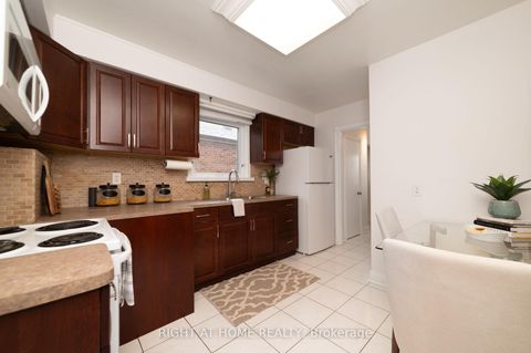 Photo 16 at 2 Midholm Drive, Ionview, Toronto