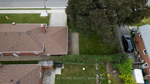 Photo 37 at 2 Midholm Drive, Ionview, Toronto
