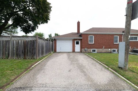 Photo 39 at 2 Midholm Drive, Ionview, Toronto