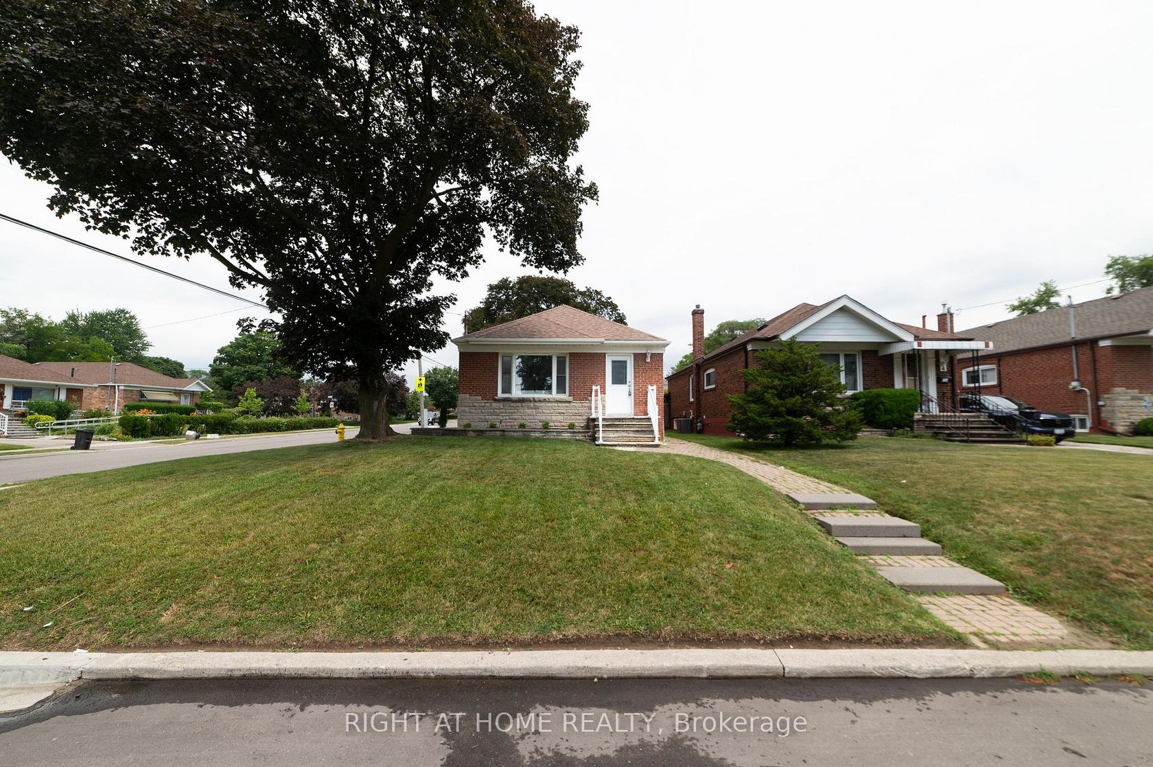 2 Midholm Drive, Ionview, Toronto 