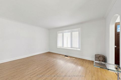 Photo 5 at 22 Nash Drive, CFB, Toronto