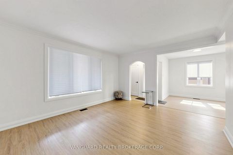 Photo 6 at 22 Nash Drive, CFB, Toronto