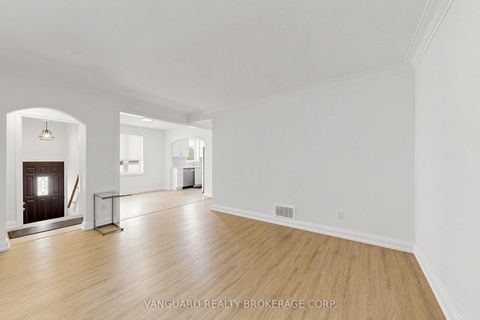Photo 7 at 22 Nash Drive, CFB, Toronto