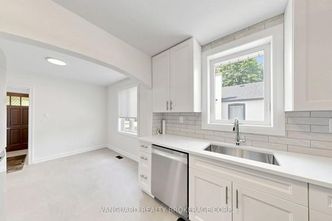 Photo 16 at 22 Nash Drive, CFB, Toronto
