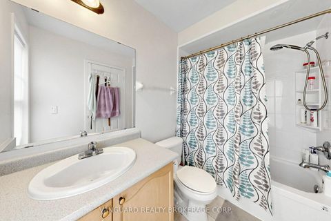 Photo 17 at 22 Nash Drive, CFB, Toronto