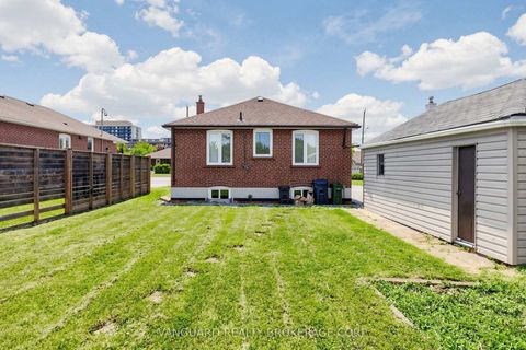 Photo 30 at 22 Nash Drive, CFB, Toronto