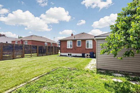 Photo 32 at 22 Nash Drive, CFB, Toronto