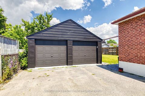 Photo 34 at 22 Nash Drive, CFB, Toronto