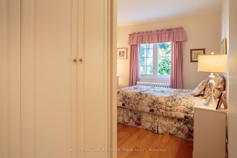 Photo 11 at 345 Moore Avenue, Leaside, Toronto