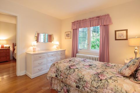 Photo 12 at 345 Moore Avenue, Leaside, Toronto