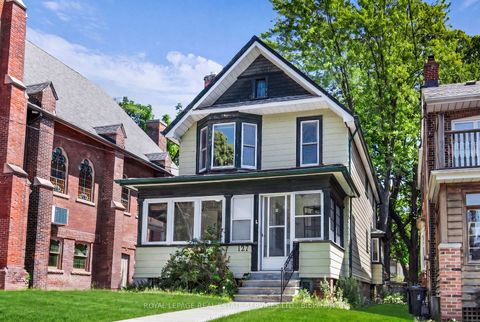 Photo 2 at 127 Waverley Road, The Beaches, Toronto