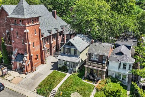 Photo 3 at 127 Waverley Road, The Beaches, Toronto