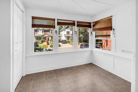 Photo 6 at 127 Waverley Road, The Beaches, Toronto