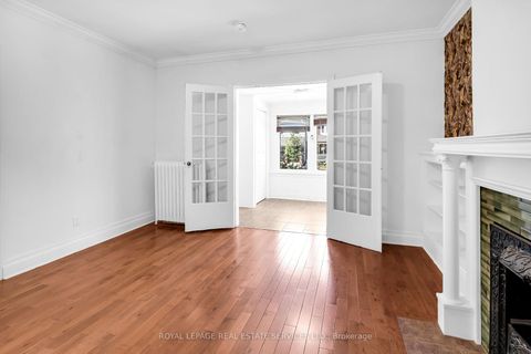 Photo 7 at 127 Waverley Road, The Beaches, Toronto