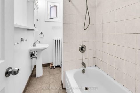Photo 15 at 127 Waverley Road, The Beaches, Toronto
