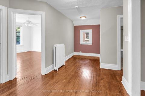 Photo 18 at 127 Waverley Road, The Beaches, Toronto