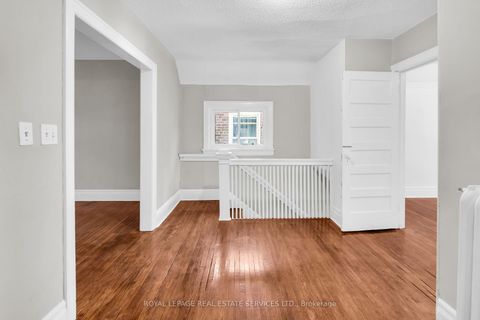Photo 19 at 127 Waverley Road, The Beaches, Toronto