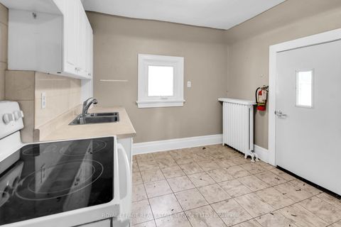 Photo 25 at 127 Waverley Road, The Beaches, Toronto