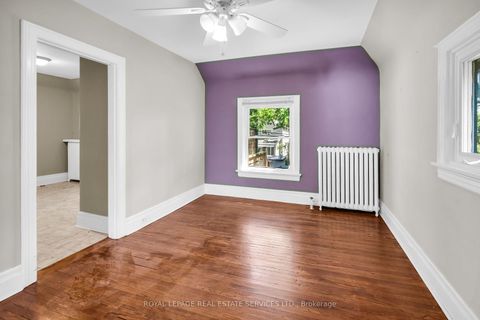 Photo 28 at 127 Waverley Road, The Beaches, Toronto