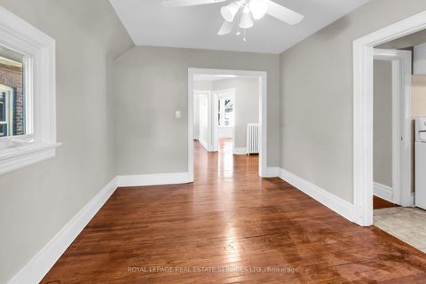 Photo 29 at 127 Waverley Road, The Beaches, Toronto