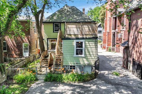 Photo 36 at 127 Waverley Road, The Beaches, Toronto