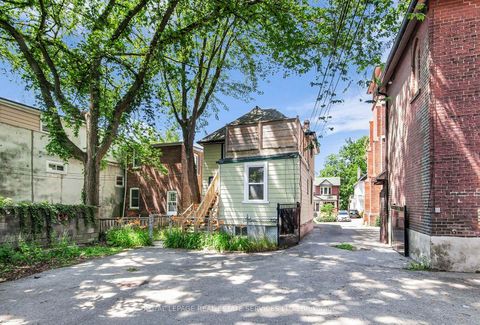 Photo 37 at 127 Waverley Road, The Beaches, Toronto