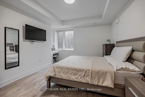 Photo 10 at 1 - 66 Longbranch Avenue, Long Branch, Toronto