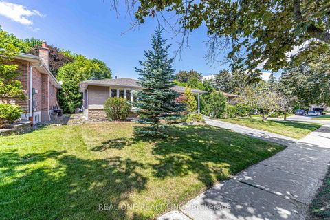 Photo 1 at 52 Devins Drive, Aurora Heights, Aurora