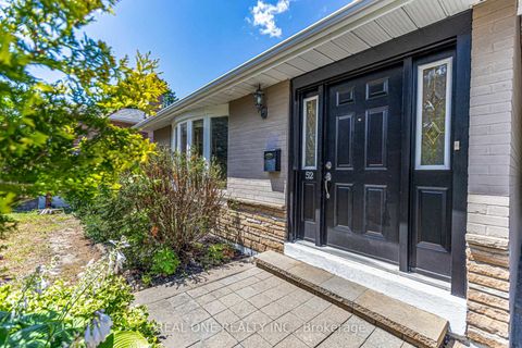 Photo 2 at 52 Devins Drive, Aurora Heights, Aurora