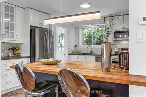 Photo 12 at 52 Devins Drive, Aurora Heights, Aurora