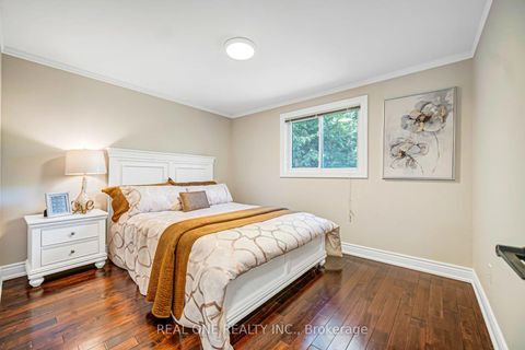 Photo 13 at 52 Devins Drive, Aurora Heights, Aurora
