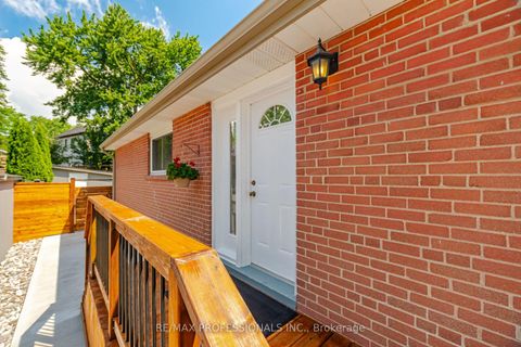 Photo 5 at 24 Millburn Drive, West Deane, Toronto
