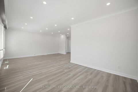 Photo 14 at 24 Millburn Drive, West Deane, Toronto