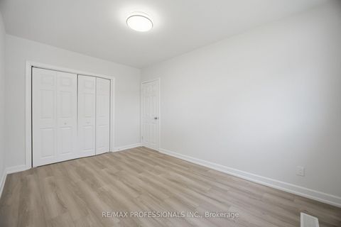 Photo 16 at 24 Millburn Drive, West Deane, Toronto