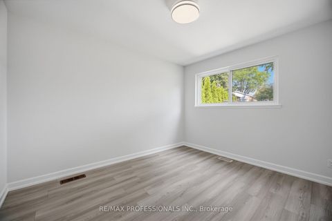 Photo 17 at 24 Millburn Drive, West Deane, Toronto