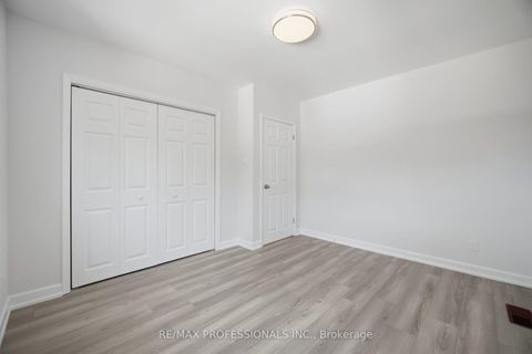 Photo 18 at 24 Millburn Drive, West Deane, Toronto