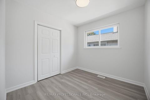 Photo 19 at 24 Millburn Drive, West Deane, Toronto