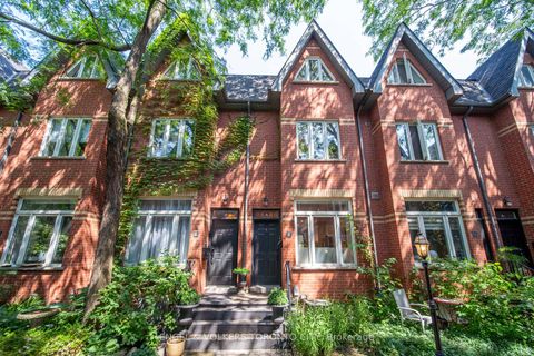 Photo 1 at 8 Old Trillium Lane, Regent Park, Toronto
